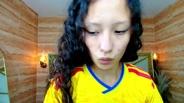 abby__r Adlı Modelin Canlı XXX Sohbeti