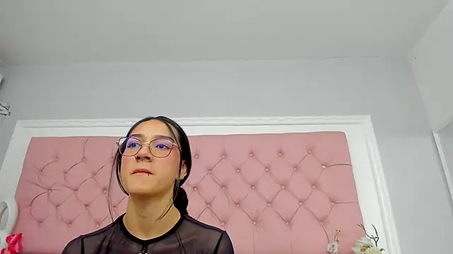 Živý XXX chat SarahDoll__