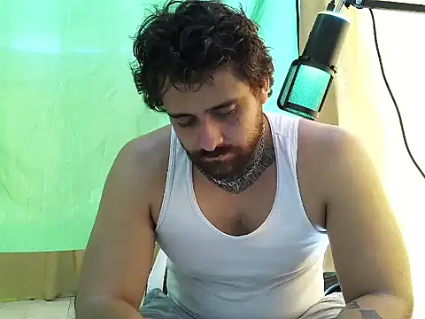 aronmiller404 Live XXX-Chat