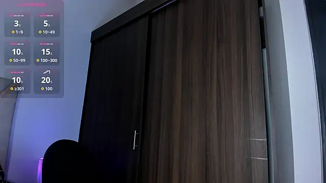 Carliet_66 Chat XXX live