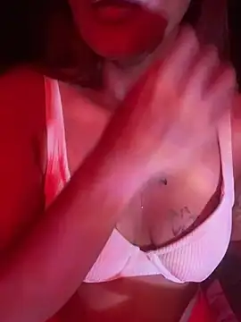 MiNniE_666's Live XXX Chat