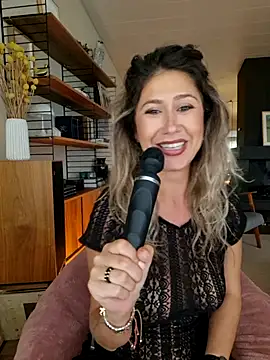 Chat +18 de CelynaRoss ao vivo