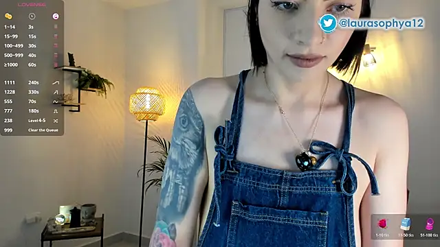 laurasophya Chat XXX live