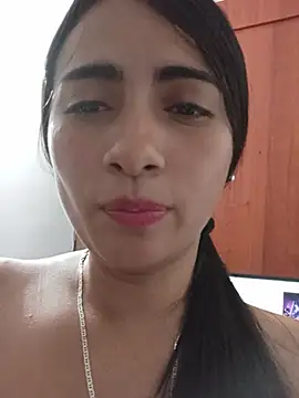 DaniellaGiraldo 即時 XXX 聊天