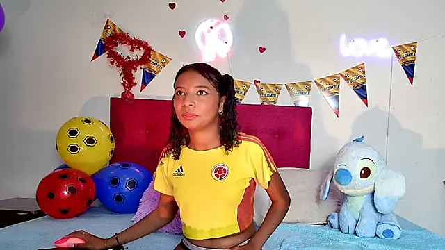Chat +18 de Ellie_Cute7 ao vivo