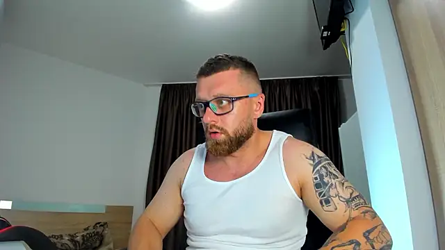 Findom_guy Adlı Modelin Canlı XXX Sohbeti