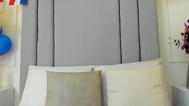 CannelaSmith live XXX chat