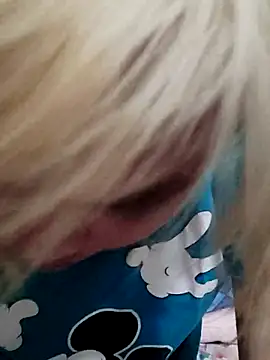 QueenSoreal élő XXX-chatje