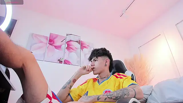 Tommy_valverde élő XXX-chatje