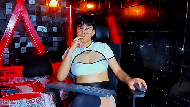 Chat +18 de VioletFaith ao vivo