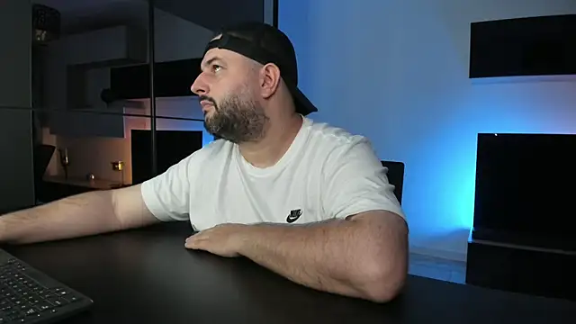 Živý XXX chat DravenPeak