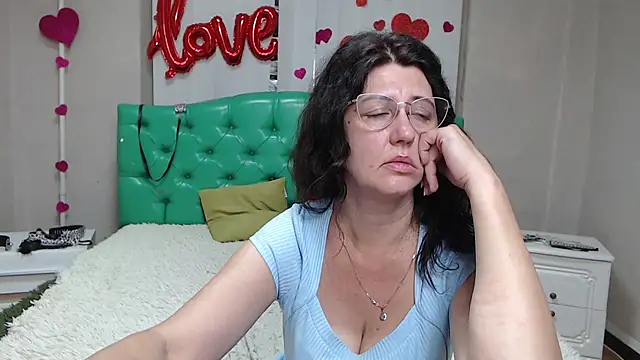 RoseHille Adlı Modelin Canlı XXX Sohbeti