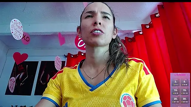Niky_777 Adlı Modelin Canlı XXX Sohbeti