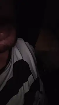 XXX chat uživo modela IMBADBOY4U