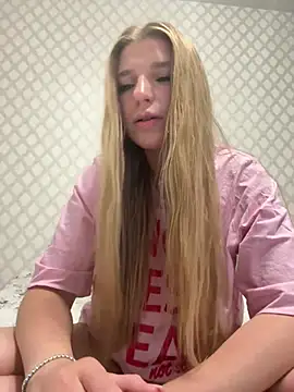adel_secret's Live XXX Chat