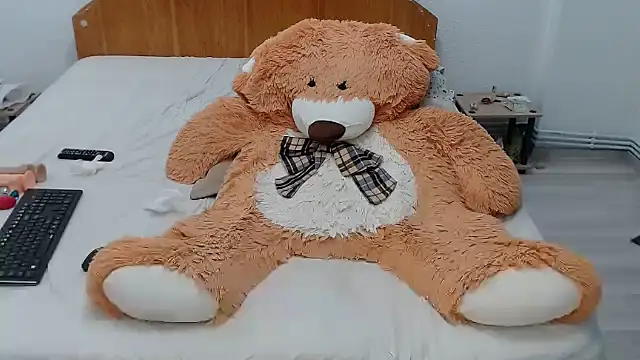Chat +18 de isha_rosee ao vivo