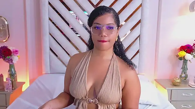Abby_Montero Adlı Modelin Canlı XXX Sohbeti