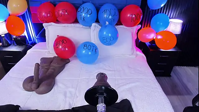 MiiaaMoonroee Chat XXX live