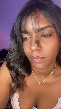 Chat +18 de Emilly_Mayfair ao vivo