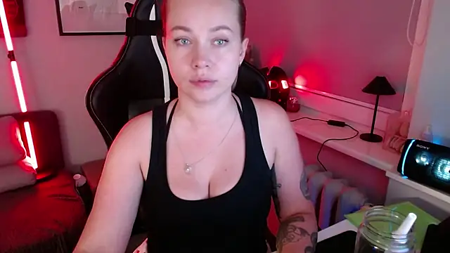 Živý XXX chat holly_xglam