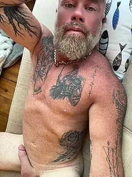 Muscledick40 Chat XXX in diretta