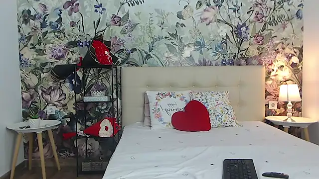 צ'אט XXX בשידור חי של RoseDiamond06