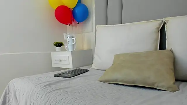 Chat +18 de CannelaSmith ao vivo