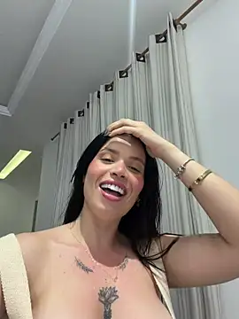 Show de Rafaellaz na webcam