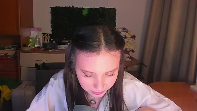 DoraCharmer's Live XXX Chat
