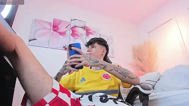 Tommy_valverde Adlı Modelin Canlı XXX Sohbeti