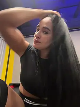 RoseOnYou Adlı Modelin Canlı XXX Sohbeti