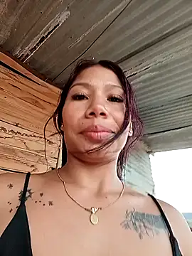 Rous-squir's Live XXX Chat