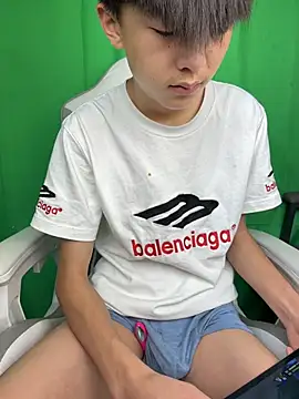 DD-101 – Naživo XXX chat