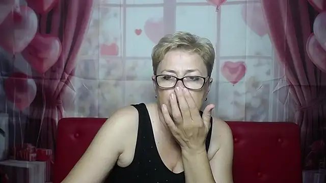 EmiliaGree's Live XXX Chat