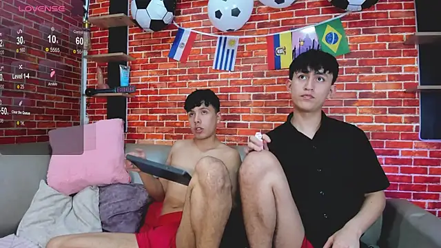 แชท XXX สดของ Hoot_boyss_