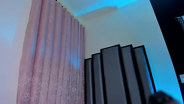 Czat XXX na żywo – Vaioleth-23