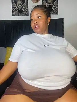 LunaCovenn's Live XXX Chat