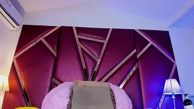 Chat +18 de SelenaBloom ao vivo