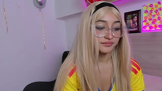 Chatroom XXX en direct de Nina-Mars