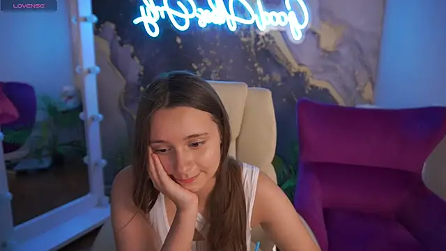 TinyNatalie's Live XXX Chat
