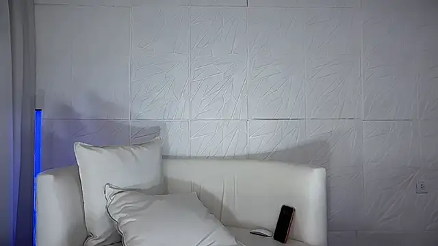 Reyna63 লাইভ XXX চ্যাট