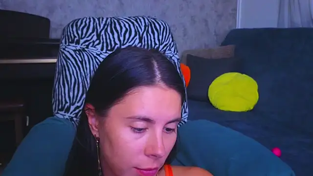 Czat XXX na żywo – Kitty4_Reed