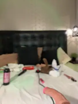 MiahWindsor Chat XXX in diretta