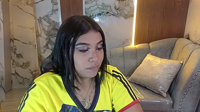 Bella_cross_v's Live XXX Chat