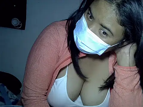 Chatroom XXX en direct de Artinah22