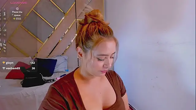 MikaelaStone 라이브 XXX 채팅