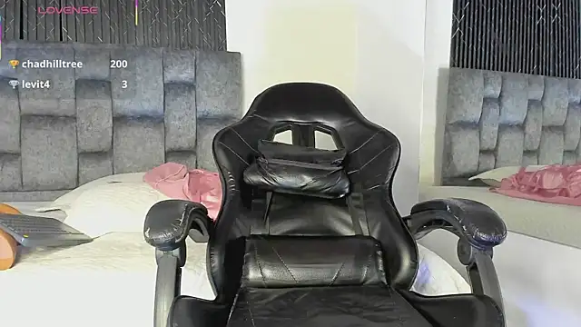 XXX chat uživo modela Alexxus_Smith