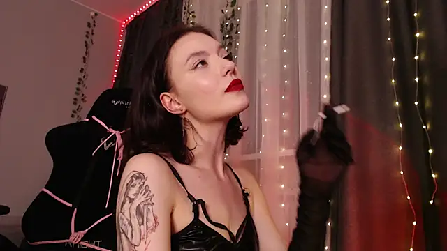 Chat +18 de dolll_maiya ao vivo