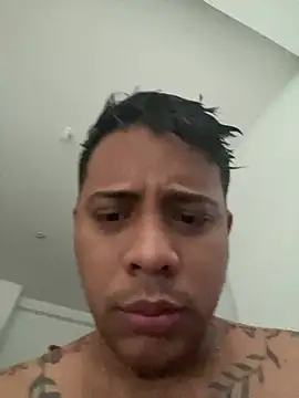 Alejandro_and_Deiby live XXX chat