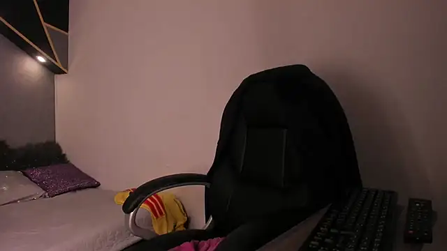 Онлайн чат XXX Bella_Raven